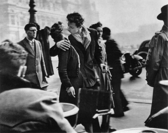 Robert Doisneau's beat known image is the 1950 Kiss at the Hotel de Ville.